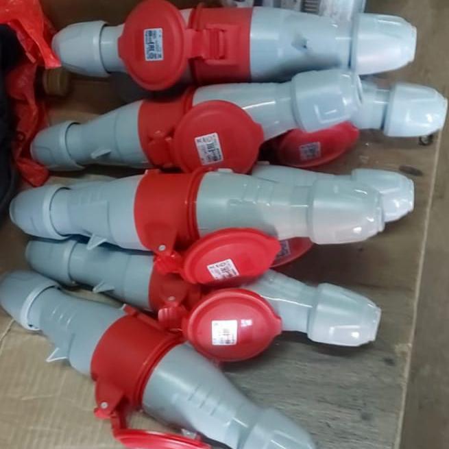 STOP KONTAK 4 KAKI 3 PHASE 32A MOBILE MOUNTING LEGRAND ORIGINAL QUALITY