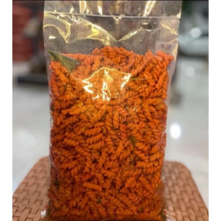 

MAKARONI SPIRAL PEDAS DAUN JERUK 2KG TERMURAH SNACK VIRAL MAKARONI SPIRAL PEDES DAUN JERUK