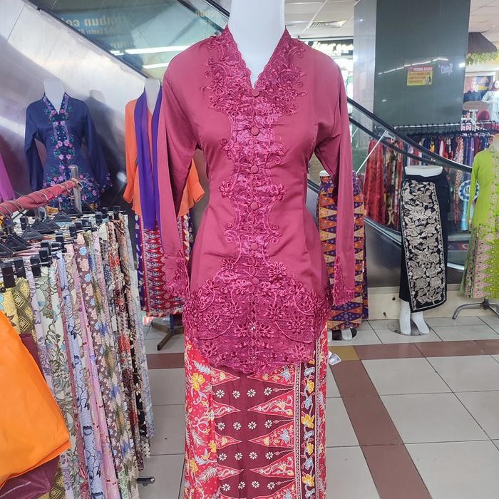 Pilihan- Kebaya Katun Encim Putih Bordir