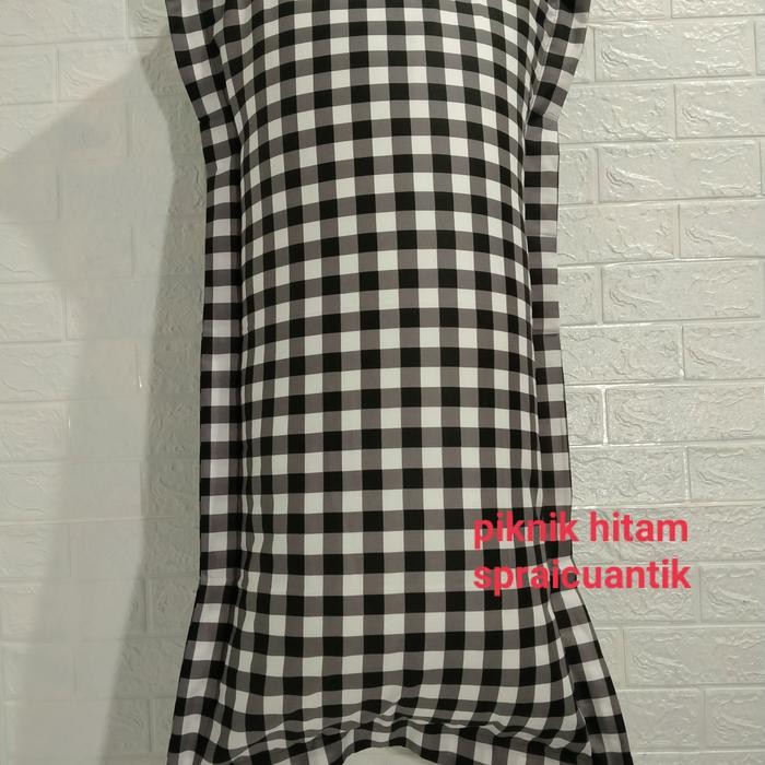 Sarung bantal cinta panjang motif kotak kecil