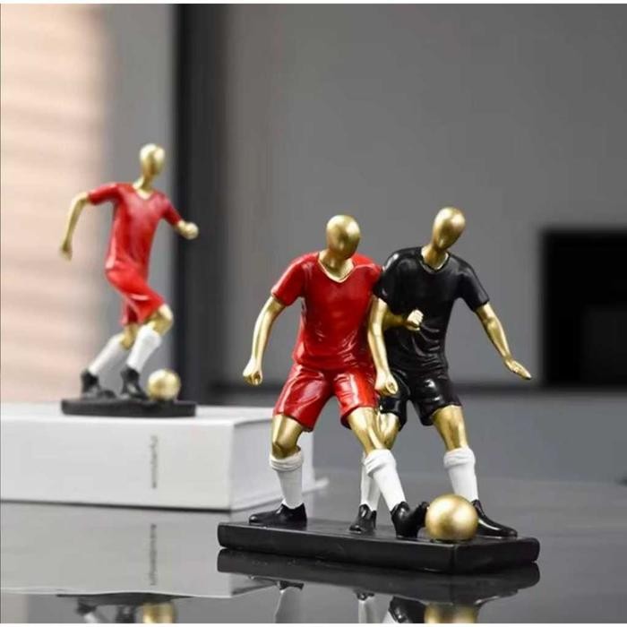 Miniature Football Player Figurine Resin / Patung Pemain Sepak Bola Ornamen Resin /