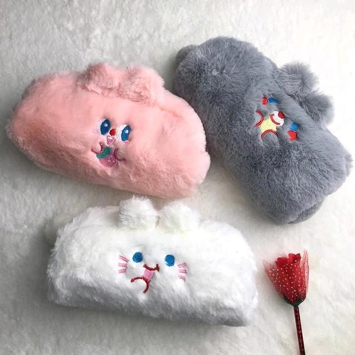 

KOTAK PENSIL BULU KELINCI LEMBUT