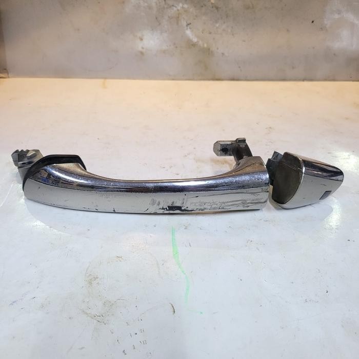 Handle Pintu Depan Kiri Mercedes Benz W220 A2207601170