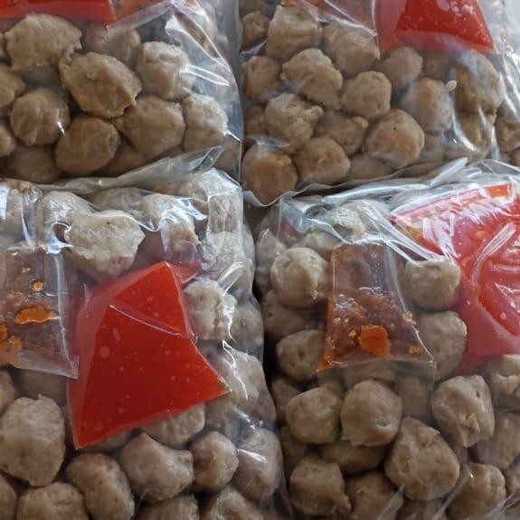 

Pilihan- Bakso Pentol Kojek Plus Bumbu