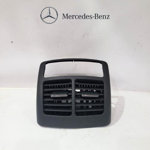 Kisi Grill Grille Ventilasi AC Belakang Mercedes Benz W211 A2118300554