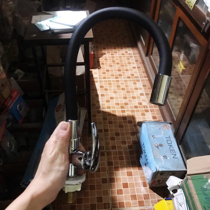 Kran cuci piring tanam flexibel/ keran cuci piring/ kran cuci piring hitam/ kran cuci piring tanam