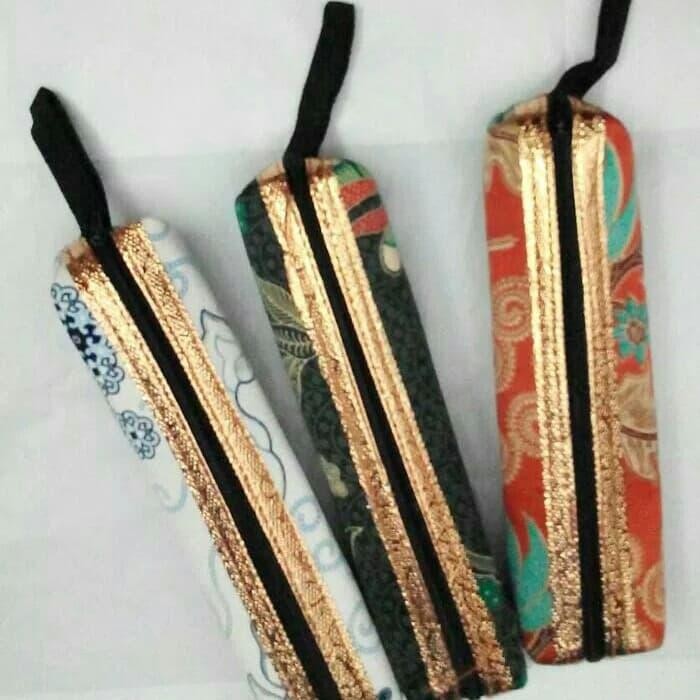 

tempat pensil batik/ souvenir batik/souvenir pensil batik /