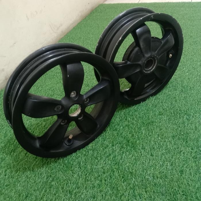 velg vespa primavera ring 11