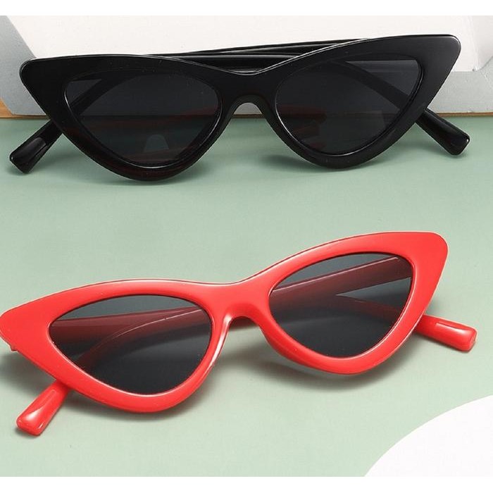 

Kacamata Hitam Wanita Model Korea Vintage Motif MATA KUCING Elegan