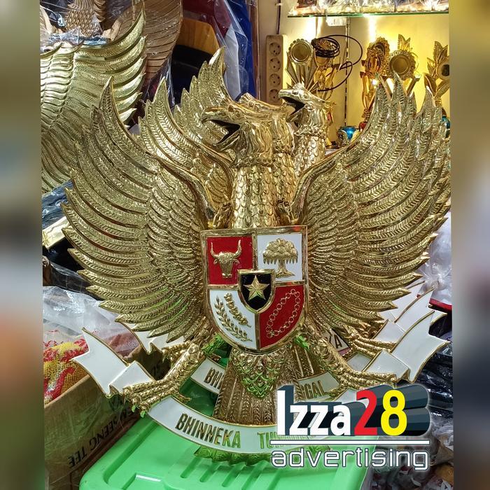 Patung Lambang Garuda Bahan Kuningan Tinggi 35 cm Bongkar Pasang