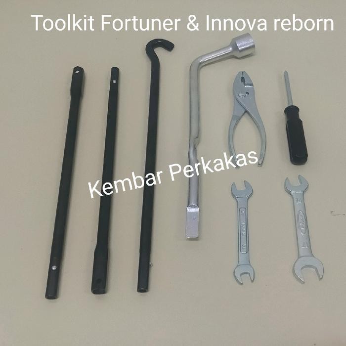 TOOLKIT MOBIL TOYOTA FORTUNER & INNOVA REBORN( KUNCI RODA, HANDLE PELEPAS BAN SEREP, TANG, OBENG,