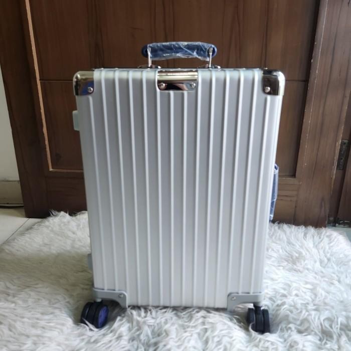 Koper Rimowa Classic 20 Inch Cabin Blue Wheels