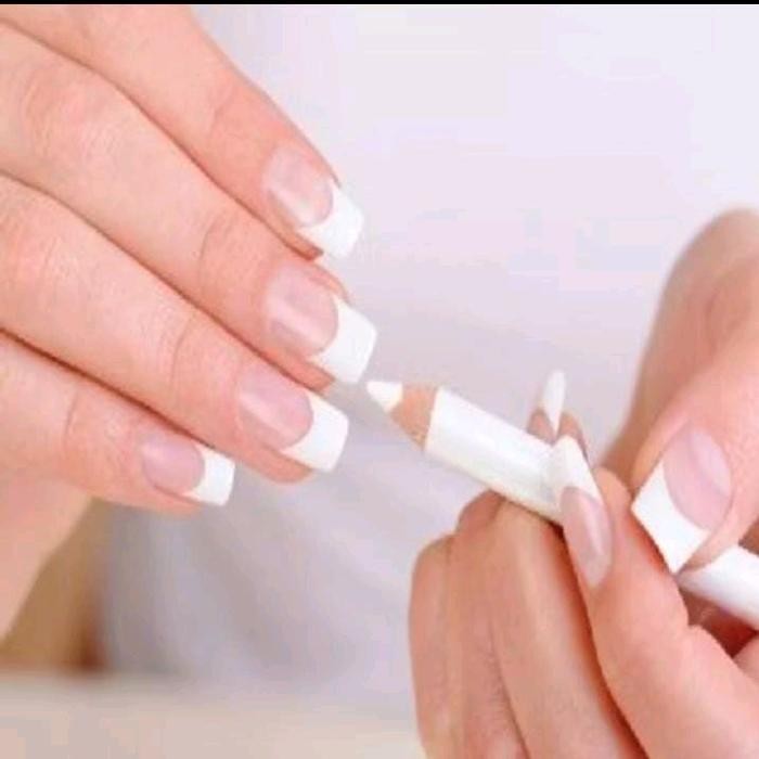 Pensil pewarna ujung kuku jadi putih bersih menawan PENCIL NAIL WHITE