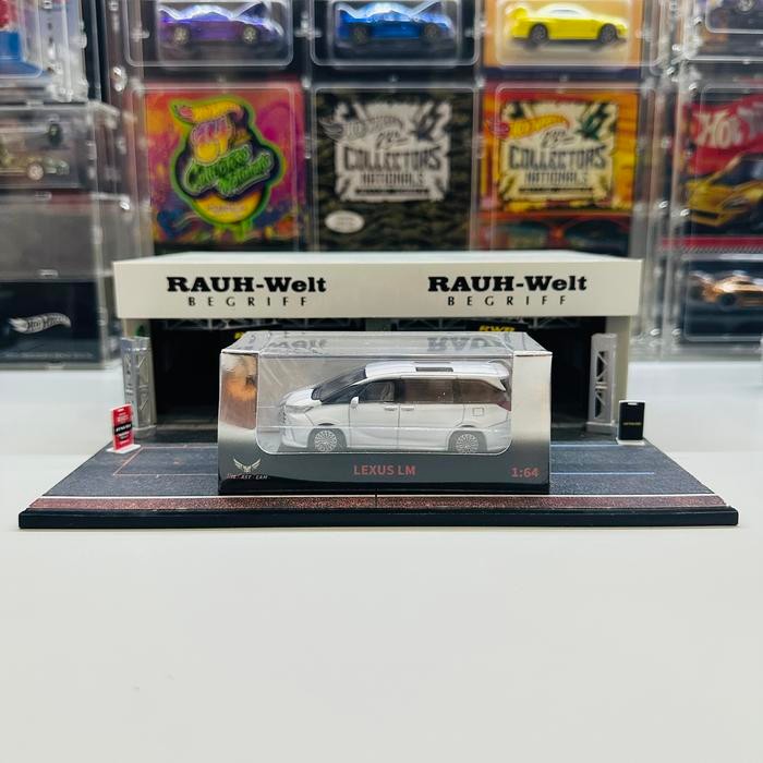 Pilihan- Dct 1:64 Lexus Lm Mk2 White