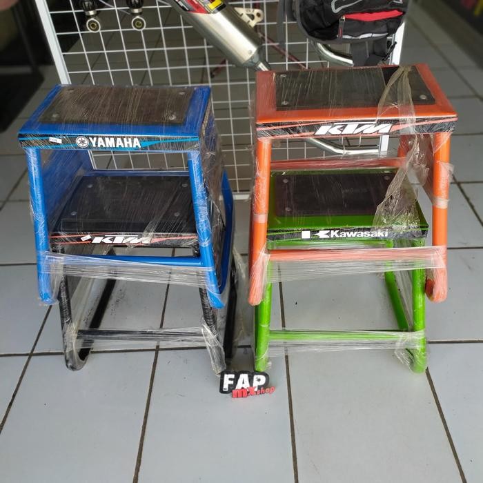 Jack stand atau work stand standar tengah motor