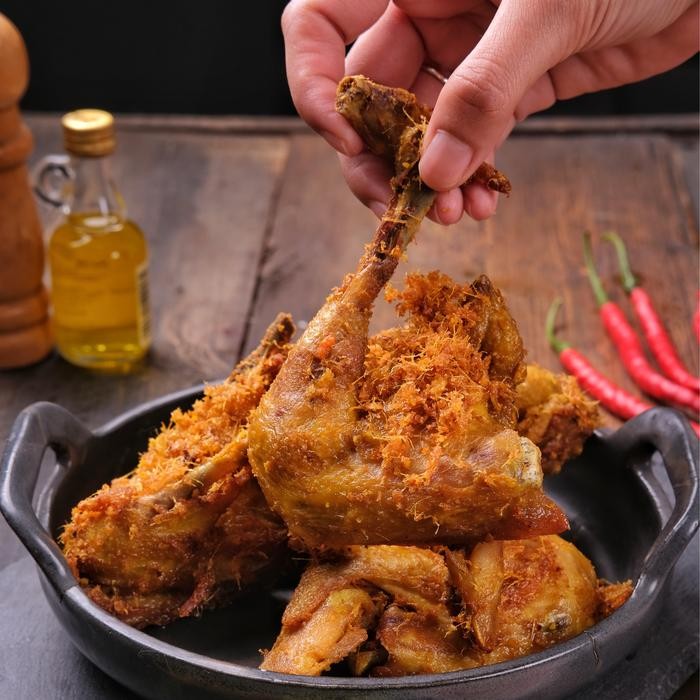 

Mamiseler45 - Ayam Ungkep Kampung Bumbu Kuning Lengkuas 1 Ekor Makanan Siap Goreng + Gratis Sambal