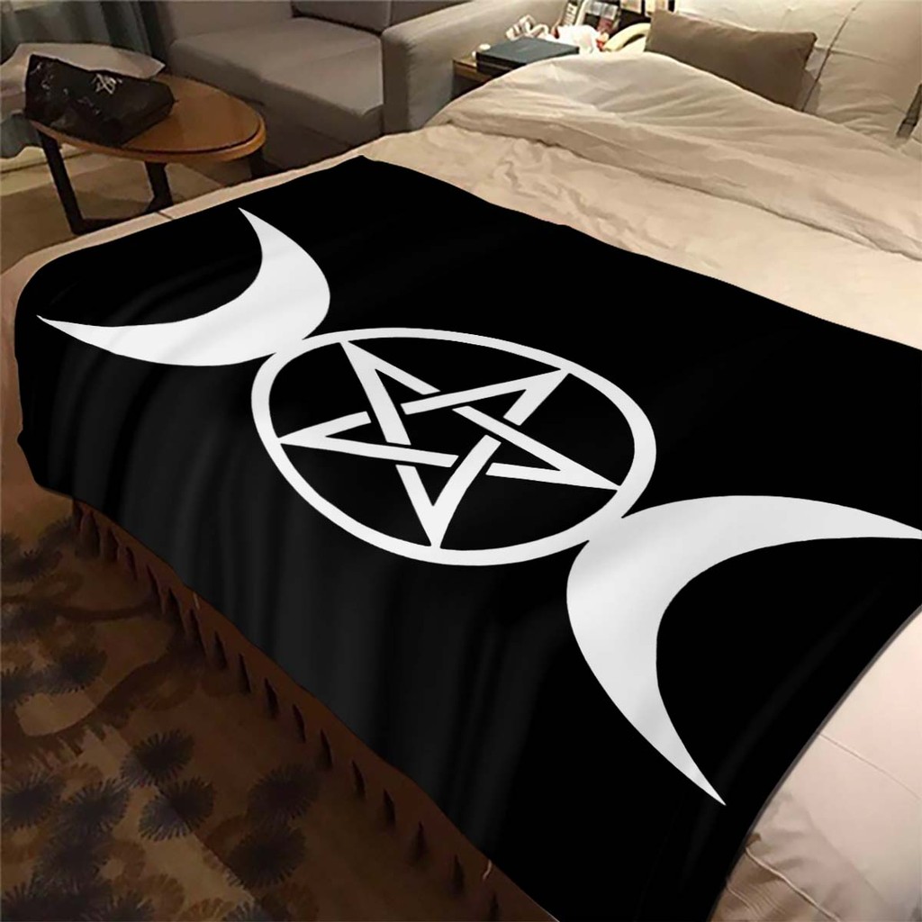 Triple Moon Witchcraft Pattern Flannel Throw Blanket Hecate Goddess Lightweight Super Soft Worm Bed 