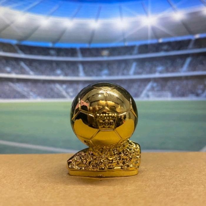 q9v5- Replika Trofi Ballon D'Or