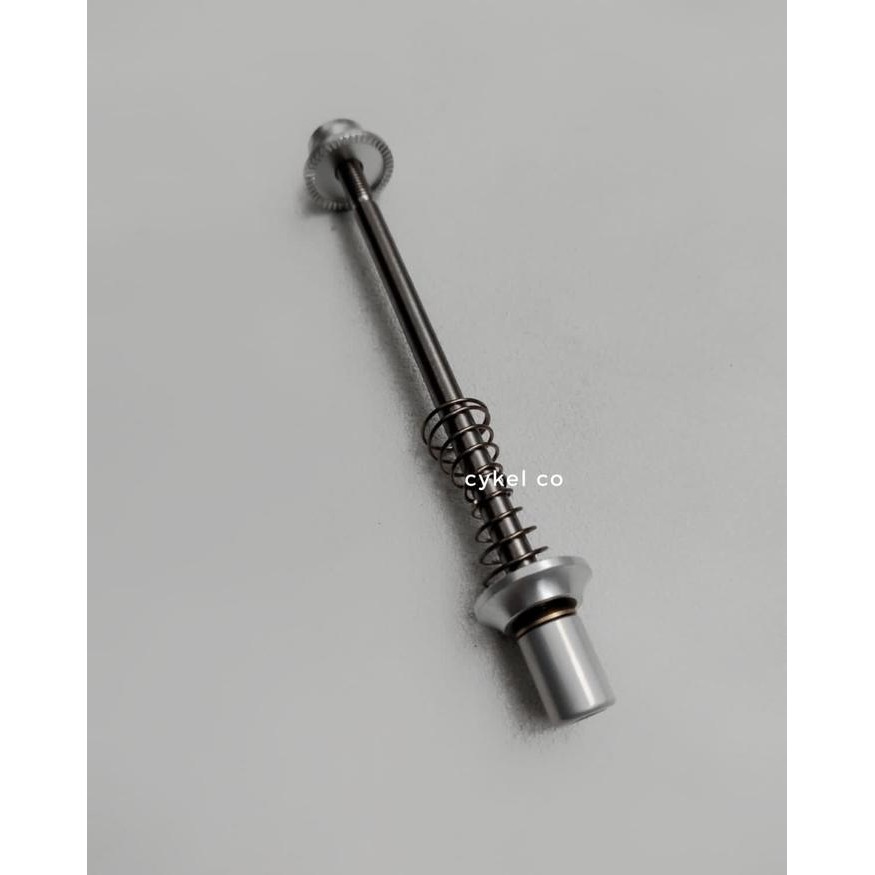QR quick release skewer QR titanium silver front hub 74 mm