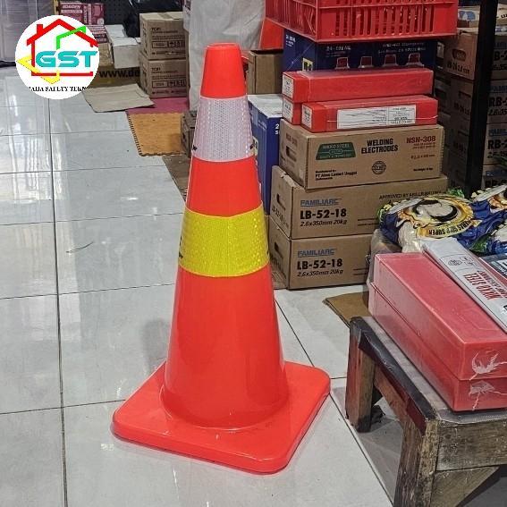 TRAFFIC CONE 70CM SCHLINGER/KERUCUT
