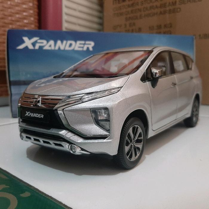 Promo Diecast Miniatur Mobil Xpander Dealer Box Mitsubishi Motors Skala 43 Terlaris