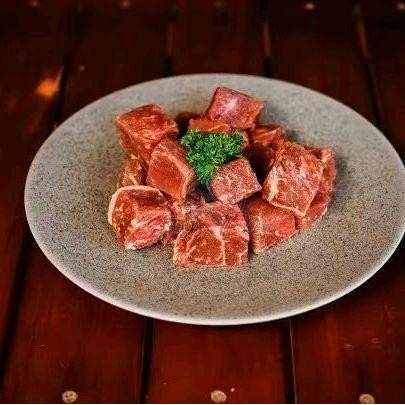 

Pilihan- Saikoro Wagyu Meltic Premium 1 Kg