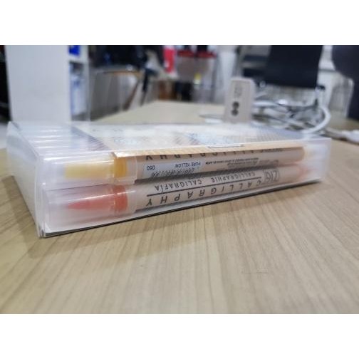 

Bisa Grab! Ms-3400/12V Kuretake Water-Based Pen Zig Memory System Calligraphy 12C