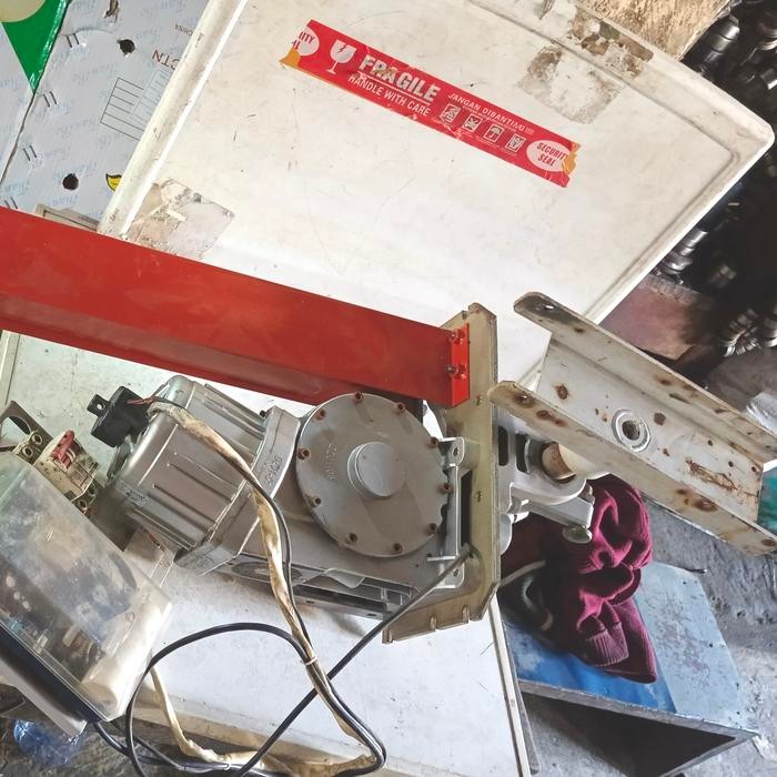 Dinamo portal jalan stop/parkir jalan