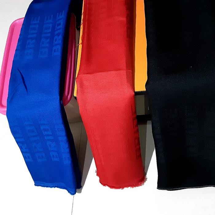 kain gradasi warna merah