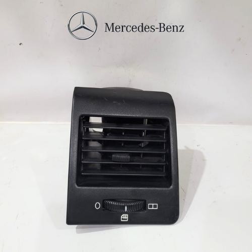 Kisi Grill Grille Ventilasi AC Depan Kanan Mercedes W638 A6388310760
