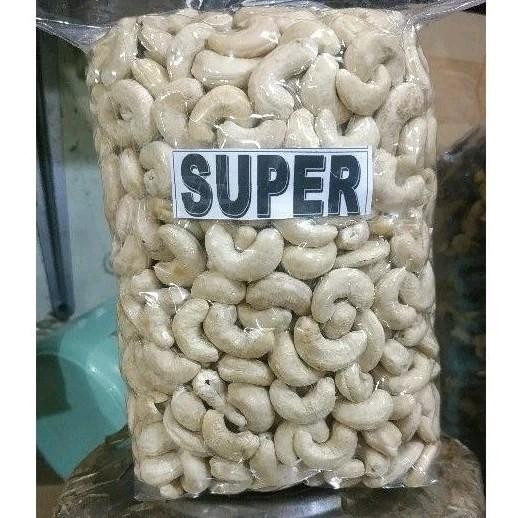 kacang mente mentah 1kg SUPER