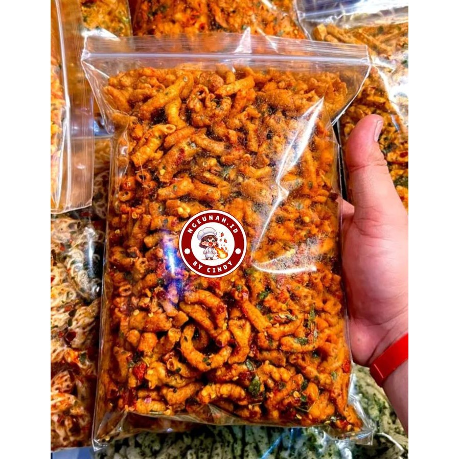 

KERIPIK USUS AYAM PEDAS 1 KG CEMILAN INSTAN - NGEUNAH.ID