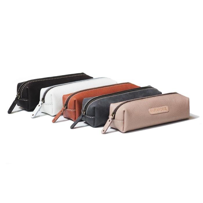 

TEMPAT PENSIL KULIT PARTA PORTE PERSEGI PANJANG