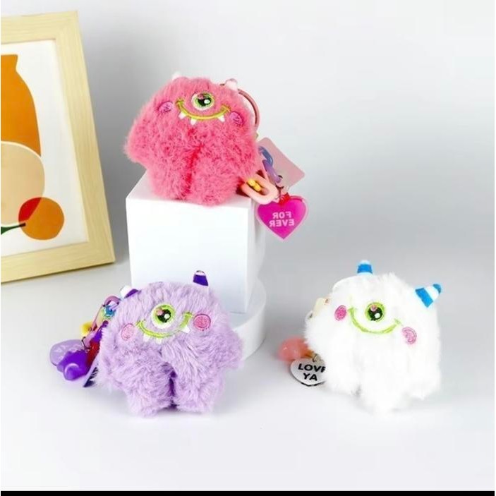 

Boneka Gantungan Kunci / Gantungan Tas / Gantungan HP Monster Fluffy