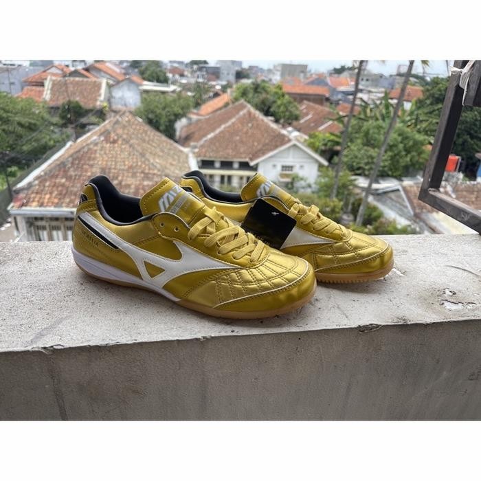 Sepatu Futsal Mizuno Morelia Sala Gold