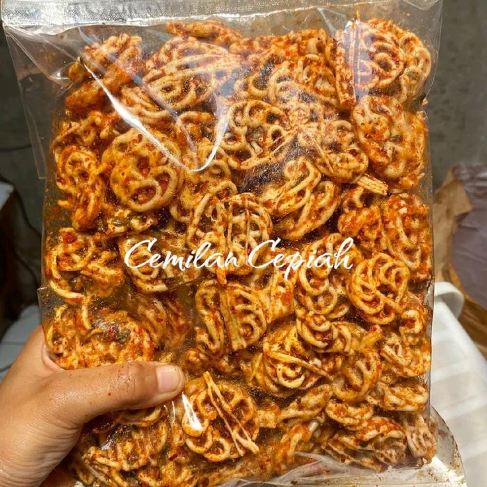 

Pilihan- Seblak Viral Sebring Rafael Pedas Daun Jeruk 500 Gram