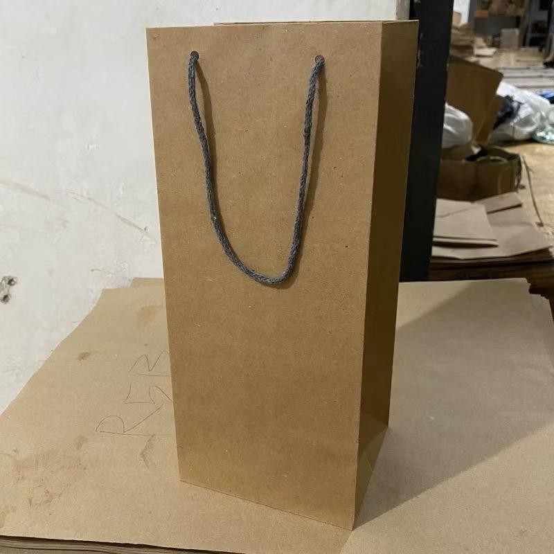 

Paperbag polos coklat ukuran 14x14x31 {paket 12pcs} |Tas kertas| Tas Kado |Tas Souvenir |Paper bag custom