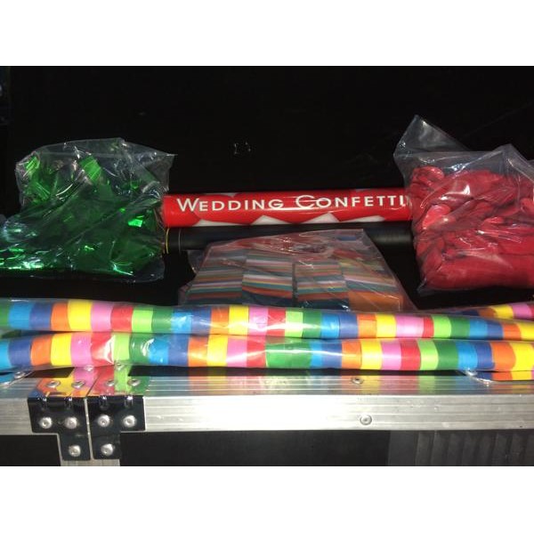 

CONFETTI 60CM KERTAS LOVE WEDING