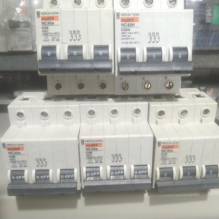 Mcb Schneider Merlin Gerin 32A 3P Original.