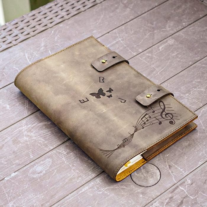 

Pilihan- Buku Agenda Notebook A5 Cover Kulit - Paul Model V1 Tan *Free Grafir*