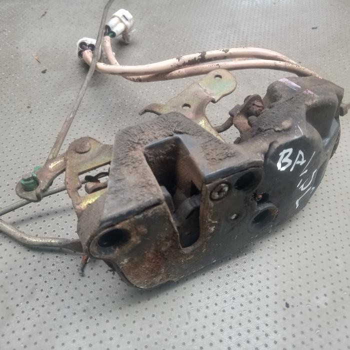 doorlock Suzuki Baleno bagian depan kiri