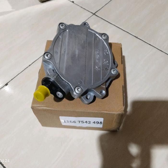 pompa vakum pump BMW E46 E90 E84 untuk mesin N42 n46
