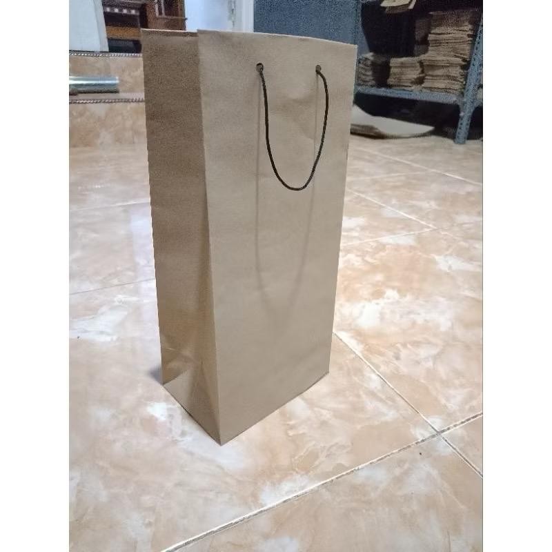

Paperbag polos coklat ukuran 14x10x30 (paket 12pcs) |Tas Kertas |Tas Kado |Tas Souvenir |Paperbag custom