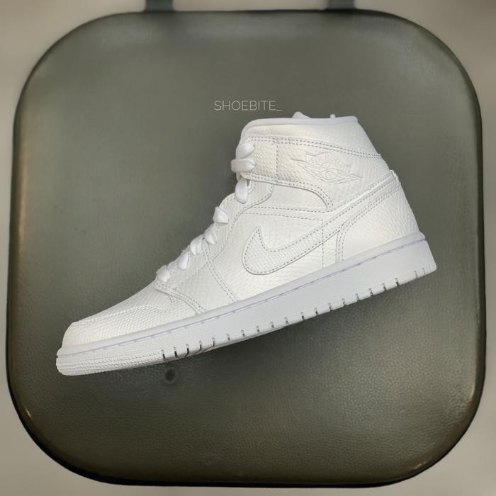 NIKE AIR JORDAN 1 MID TRIPLE WHITE