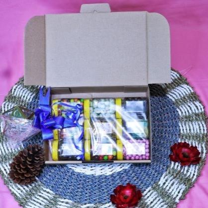 

Mamiseler45 - Parcel Coklat Lagie Toples Isi 9 - Hampers Coklat Jelly Makanan