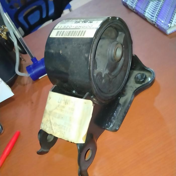 mounting belakang xtrail T30 manual original