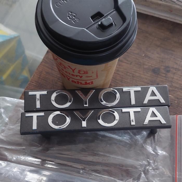 Emblem Grille Toyota Corona Twincam AT171 ST171 Original 75321-20630