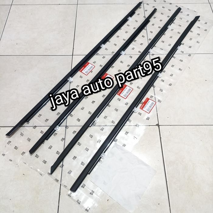 Pelipit Karet Kaca Luar Honda Crv Gen3 Gen 3 2007-2012 Original 4Pcs