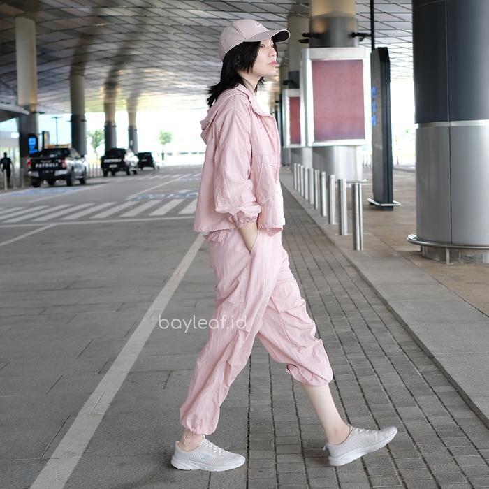 TERLARIS Bayleaf.id Owen Jacket Croptop Polos / Jaket Parasut Olahraga Wanita READY STOCK