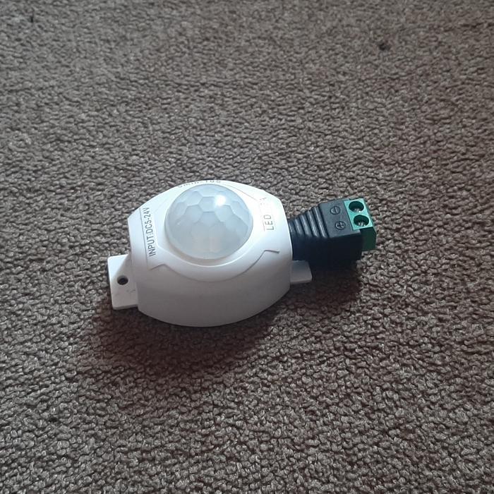motion sensor cahaya lampu led strip sensor gerak otomatis nyala 12v